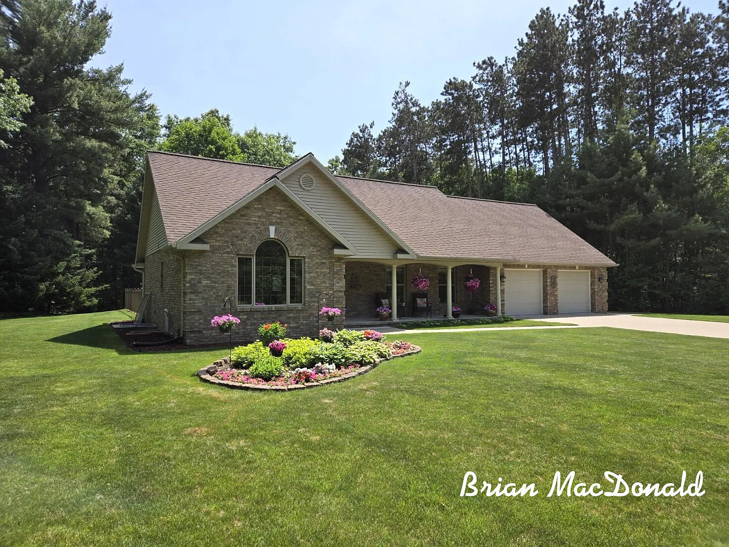 4150 Scenic Pines Dr NE photo 1