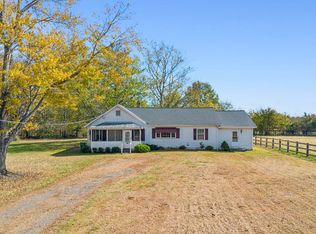 10747 Parkgate Dr, Nokesville, VA 20181