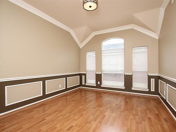 4th image of 14030 White Oak Gardens Dr