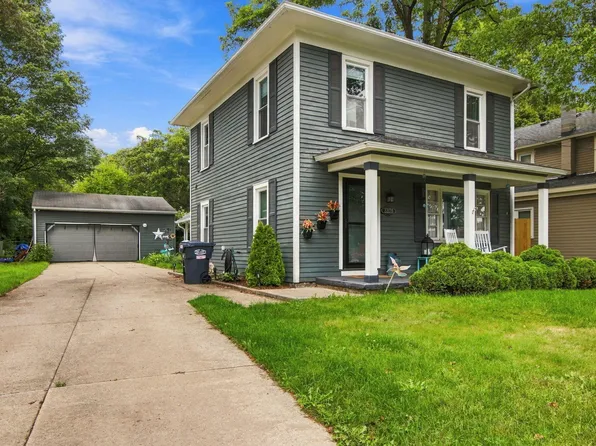 8859 Gull Rd, Richland, MI 49083