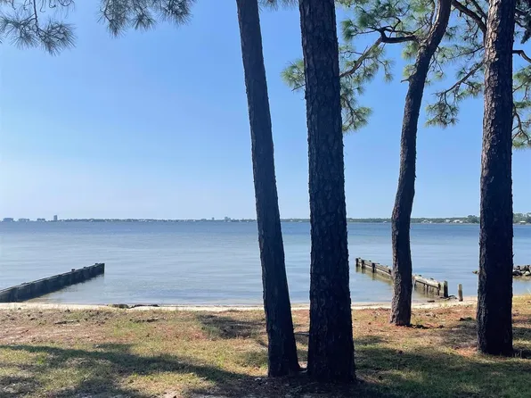 31430 Randolph Dr, Lillian, AL 36549