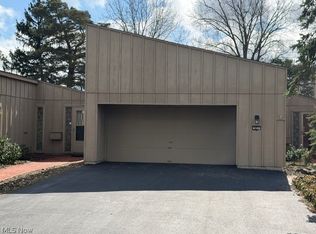 663 Sonora Ct, Berea, OH 44017