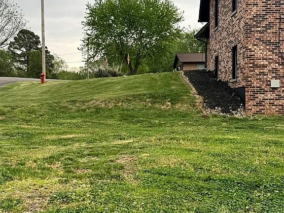 3rd image of 701 S Ridge Ave