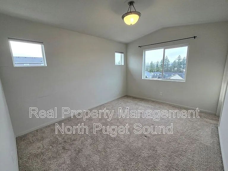 4306 68th Dr NE — Photo 8