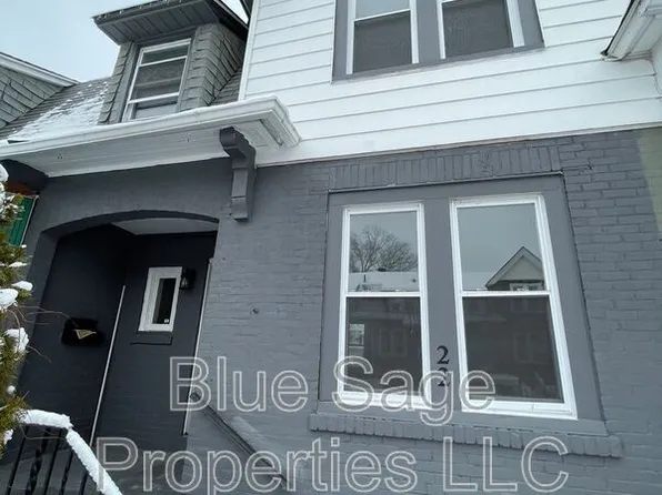 22 Spruce St, Marcus Hook, PA 19061