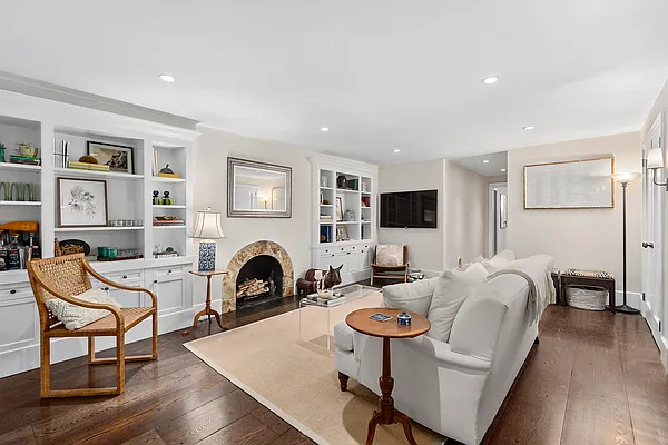 Sold by Compass | media 18