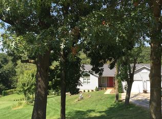 126 Delft Dr, Pella, IA 50219