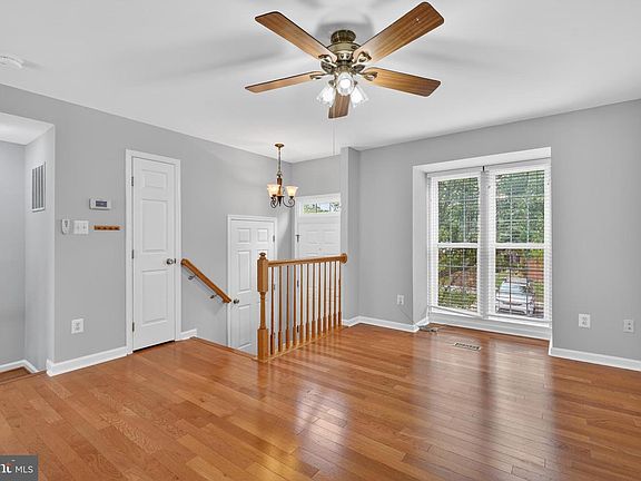 5th image of 7723 Markham Grant Ln