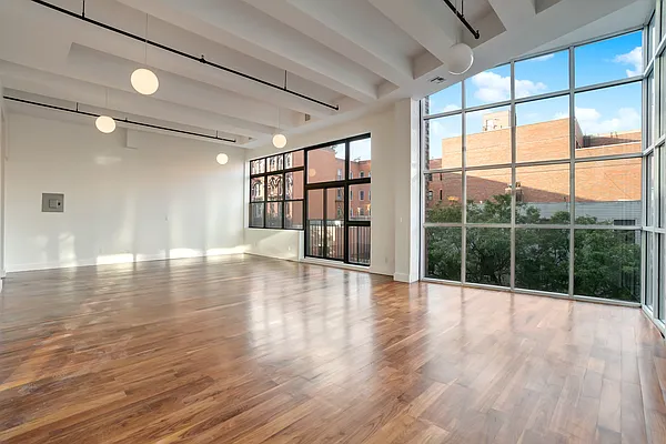 Rented by EXR | media 1