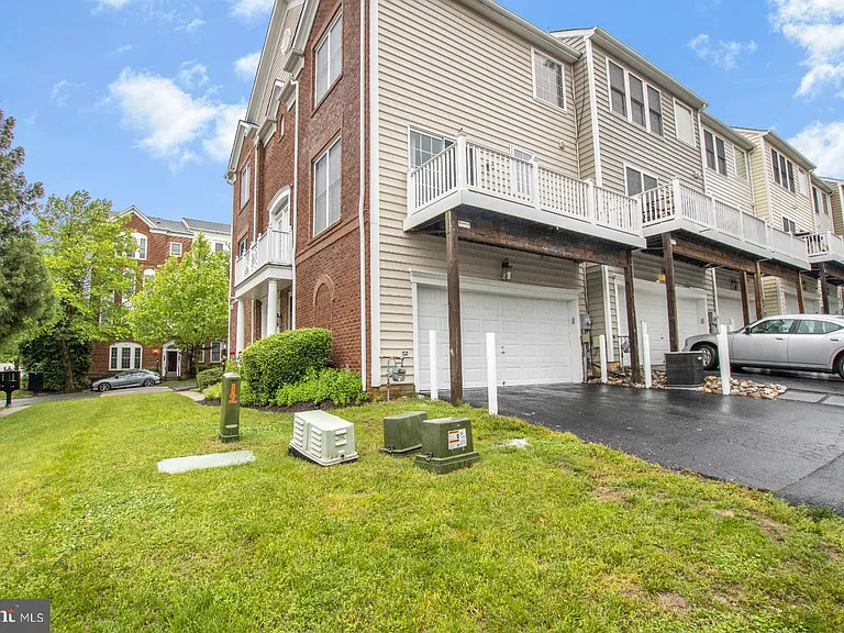 14741 Potomac Branch Dr — Photo 3