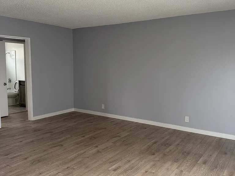 640 Hill St #5 — Photo 4