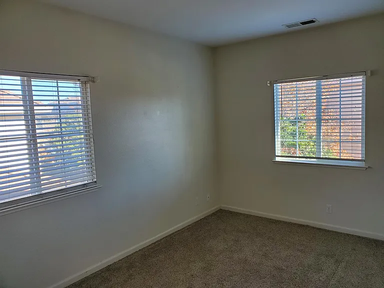 60 Faith Ln — Photo 33