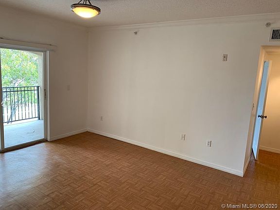 4th image of 100 SW 117th Ter #2305