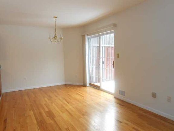 5th image of 149 Pinebrook Dr #149