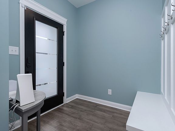 3rd image of 700 Jersey Dr