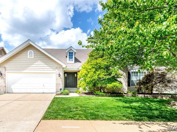 11431 Daykin Dr, Saint Louis, MO 63146