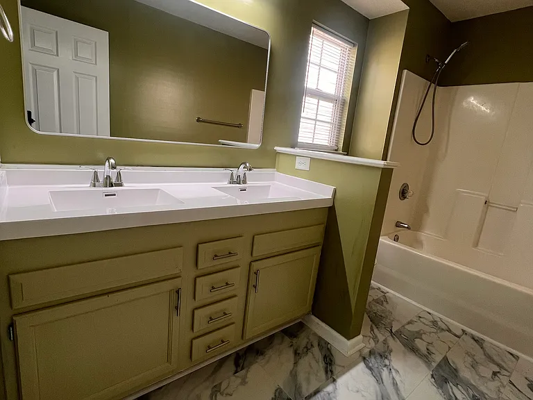 4414 River Forest Ln — Photo 4