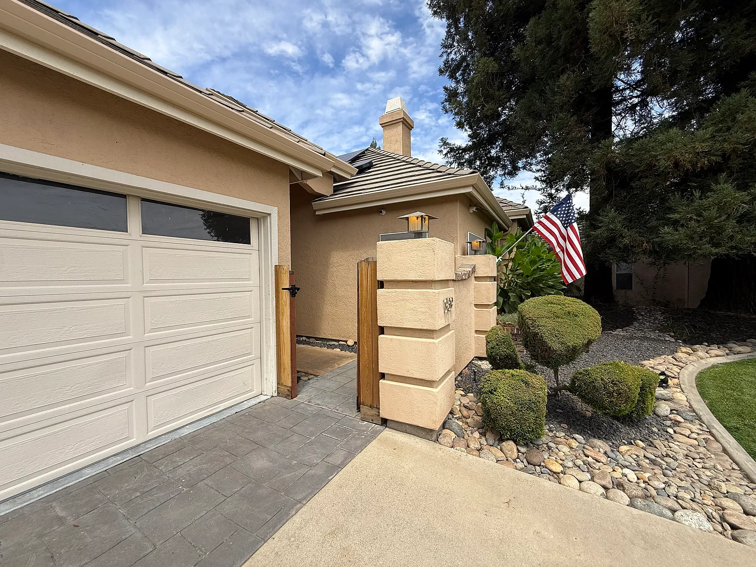 5 bed, 3113 sqft, $4,350 — Photo 2