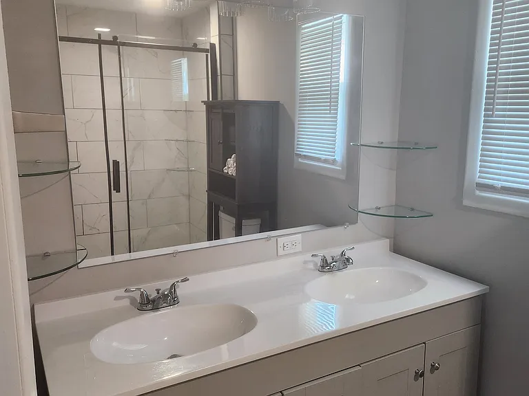 656 W Highland Ave — Photo 18