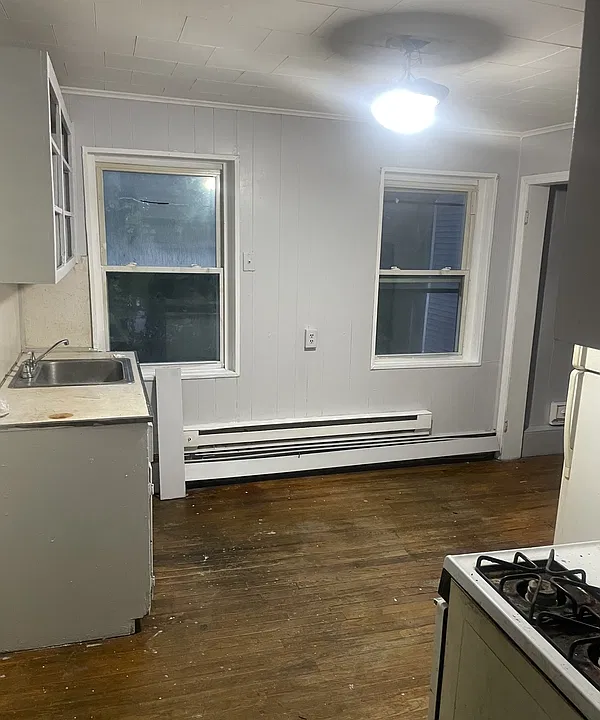 146 Clinton St #1