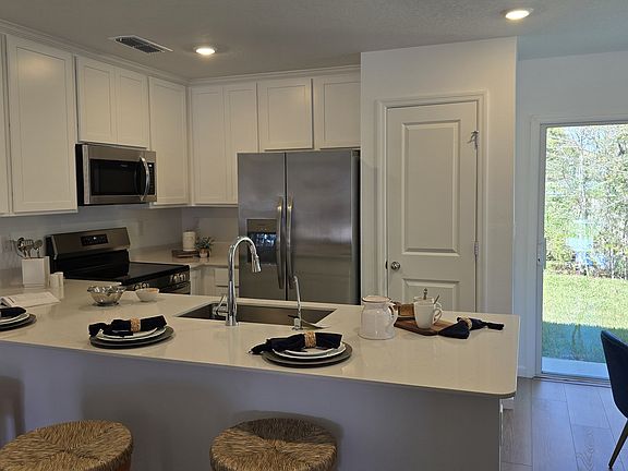 3rd image of 6833 Lake Mist Ln