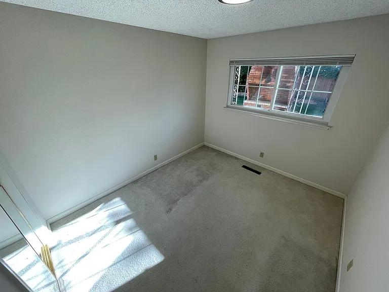 38639 Farwell Dr — Photo 4