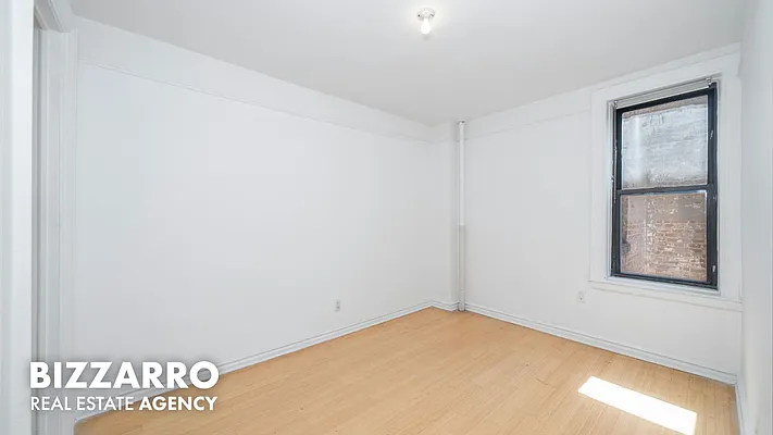 Bedroom, photo 1