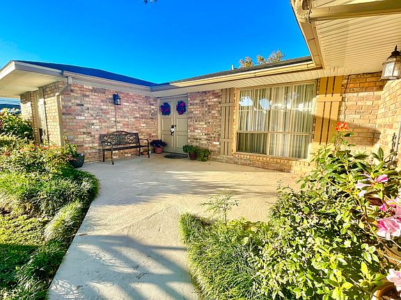 4th image of 3013 Karen Dr