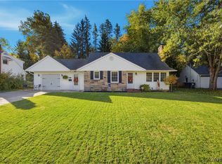 29 Rainbow Ter, Orchard Park, NY 14127