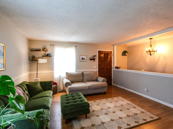 111 Oak Rd, Anniston, AL 36206