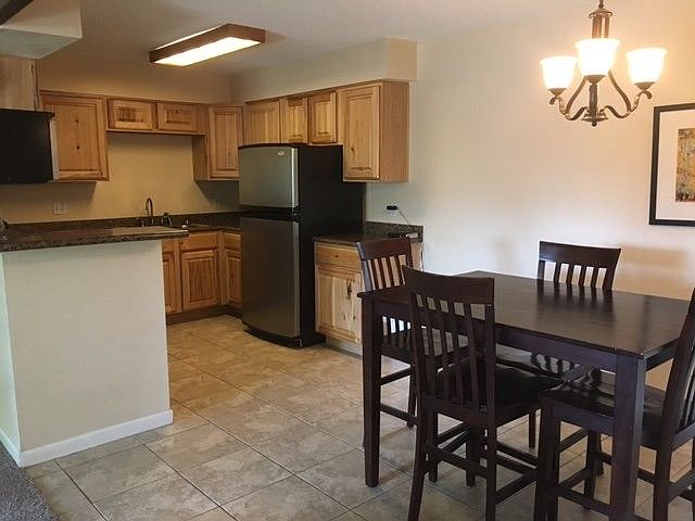 Dining area adjacent to kitchen