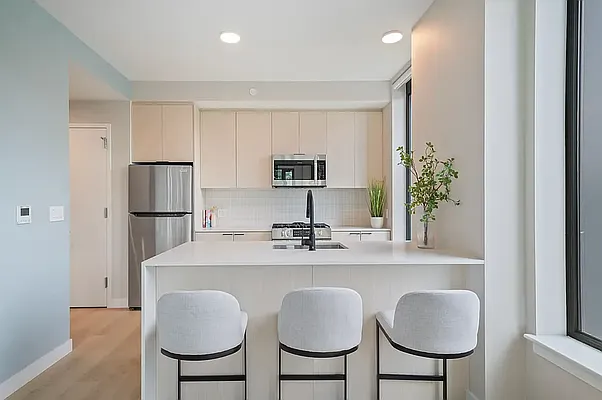 Rented by Living New York | media 8