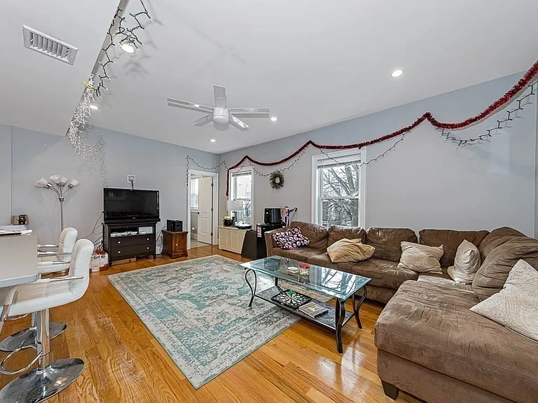 195 E Cottage St #2 — Photo 25