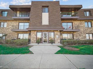 10820 S Kilpatrick Ave, Oak Lawn, IL 60453