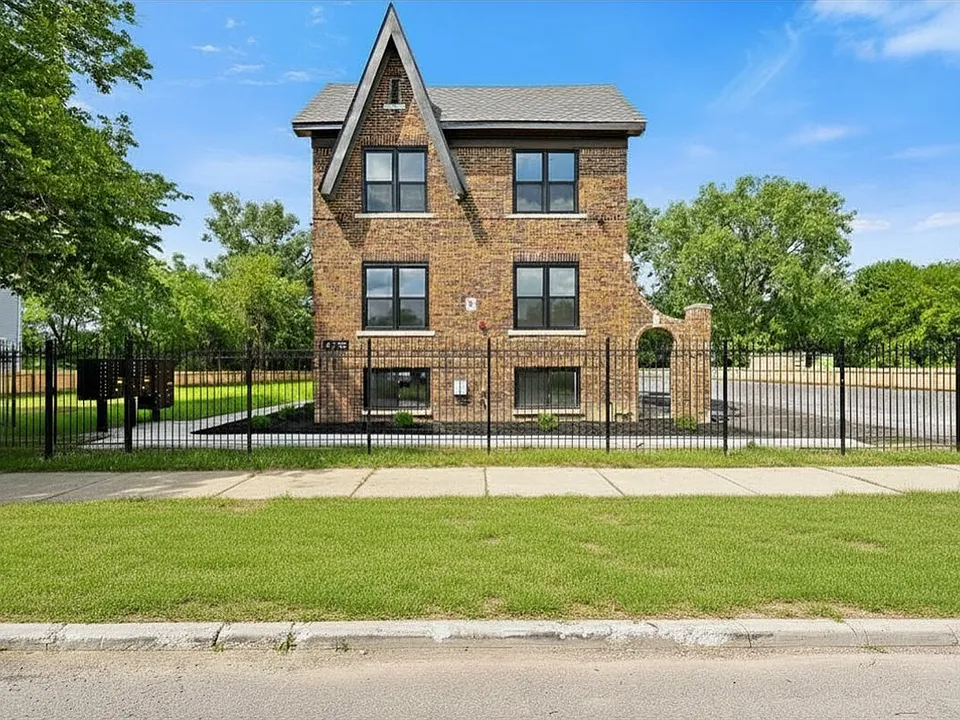 4735 Rohns St #4A