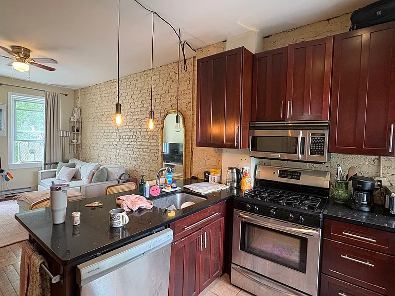 146 Everett St #3 — Photo 5