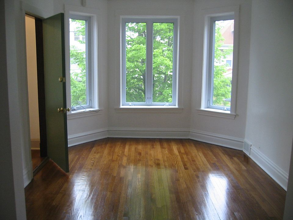 2nd image of 3636 N Albany Ave #2