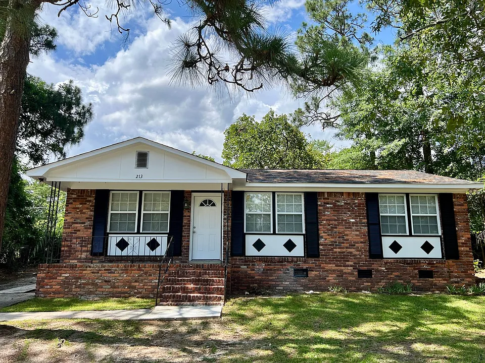213 Kingnut Dr