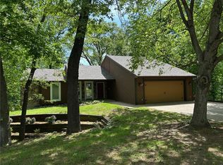 1007 S Adams St, Nevada, MO 64772