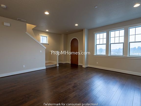 4th image of 11034 SW Stockholm Dr