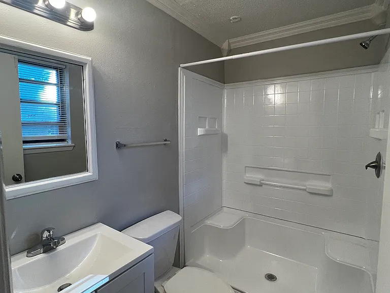 8702 Oakhaven Dr — Photo 16