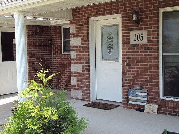 2nd image of 105 Lindenwood Pl