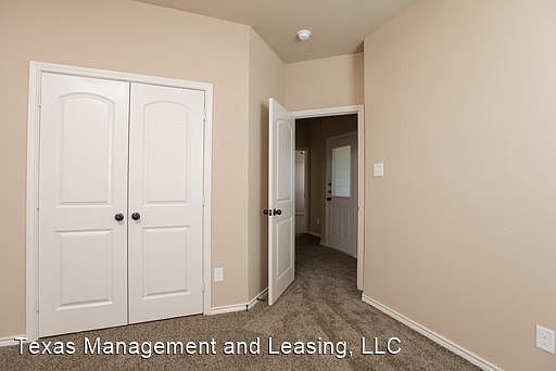 4th image of 3728 Vista Cove Dr
