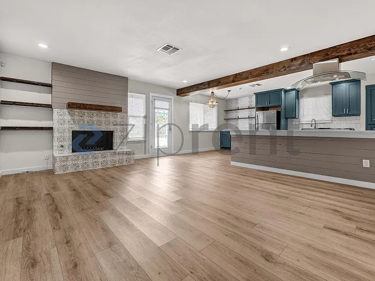 11216 Henge Dr — Photo 4