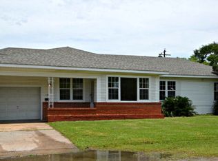 123 S 17th St, Nederland, TX 77627