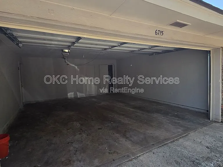 6715 Lyrewood Ln — Photo 18