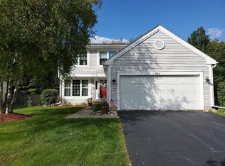 884 Fox Chase Dr, Round Lake Beach, IL