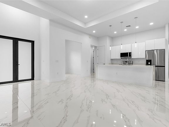 5th image of 5316 Belrose St