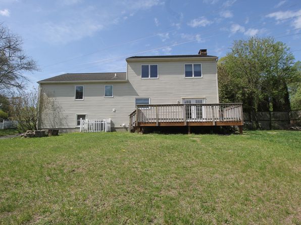 12 Chimney Dr, Bethel, CT 06801
