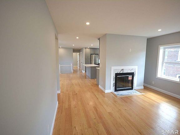 5th image of 27 Longview Ave #27